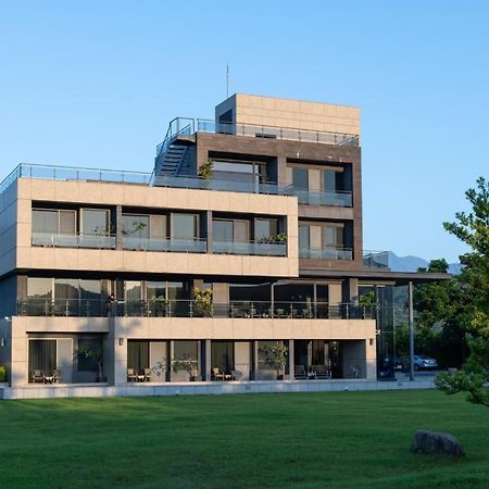 T'ai-tung岩湾潭行馆住宿加早餐旅馆 外观 照片